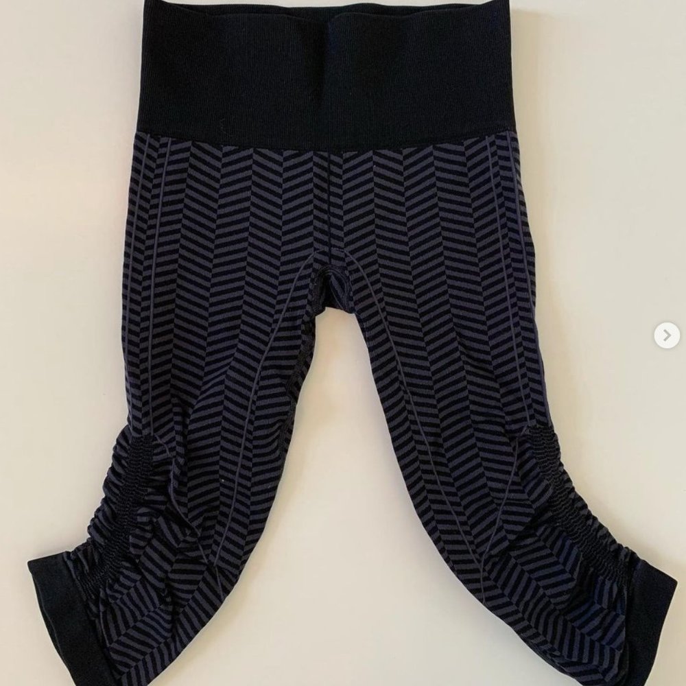 Lululemon size 4 crop. High/mid rise.